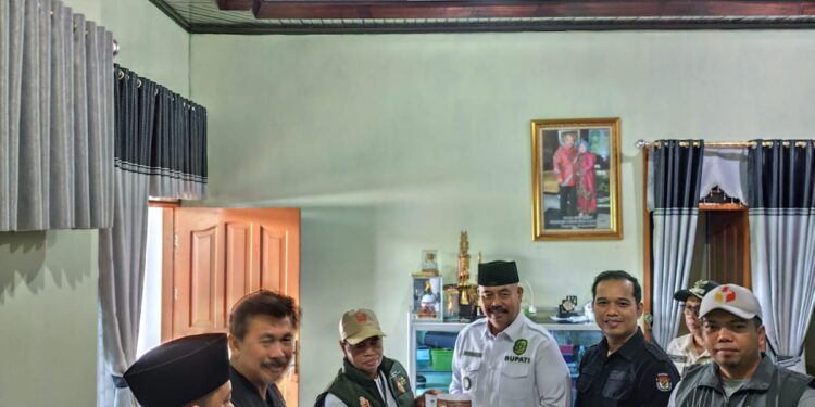 Bupati Edi Damansyah Terjun Langsung Coklit Data Pemilih untuk Sukseskan Pilkada 2024