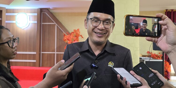 Melalui Alif Turiadi Kutai Kartanegara Berbenah, Kepala Desa Kini Miliki Papan Interaktif