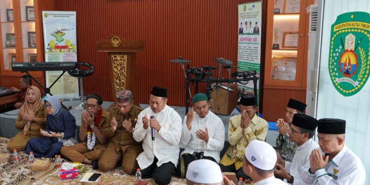 Pjs Bupati Kutim Hadiri Khataman Quran di DPPKB