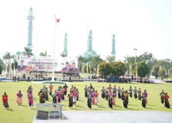 Tarian Kolosal Kalong Banua Meriahkan Hari Sumpah Pemuda di Kutim