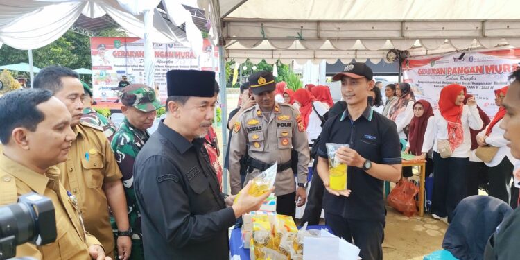Sekda Kukar Pastikan Minyak Goreng Kemasan Sesuai Takaran Masyarakat Diminta Tidak Perlu Khawatir