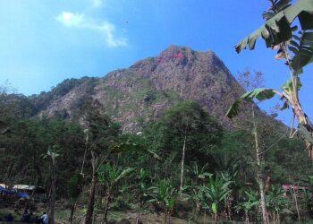 Desa Bukit Pariaman Tertahan di Tengah Kekayaan Batu Gunung yang Belum Tergarap