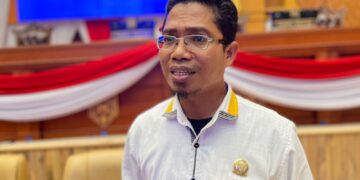 Ismail Latisi Kecam Praktik Jual Beli Buku di Sekolah Negeri Samarinda