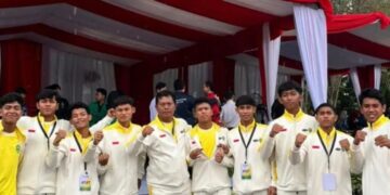 Atlet muda Kukar menerima medali emas di ajang Popnas 2025 Jakarta