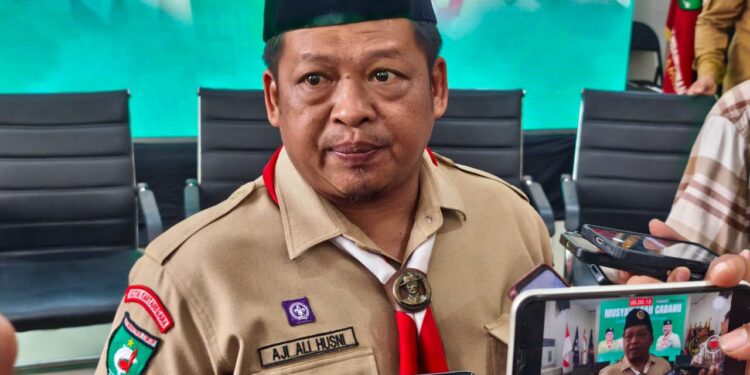 Aji Ali Husni menyampaikan arah pembinaan Pramuka Kukar dalam Muscab 2025