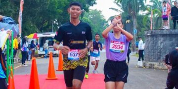 Komunitas pelari Kukar menggelar latihan bersama di kawasan Tenggarong