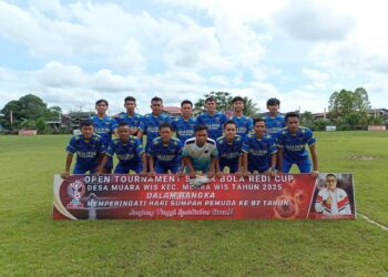 Para pemain Redi Cup 2025 bersiap memulai pertandingan di lapangan Muara Wis