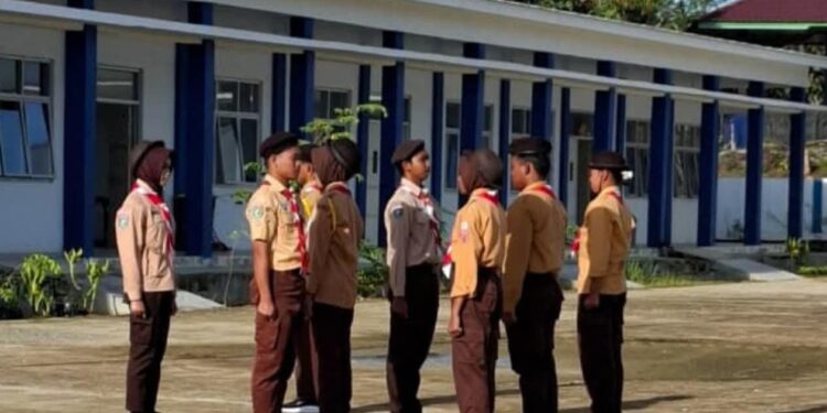 Kegiatan latihan pramuka di salah satu gugus depan Kota Bangun Darat