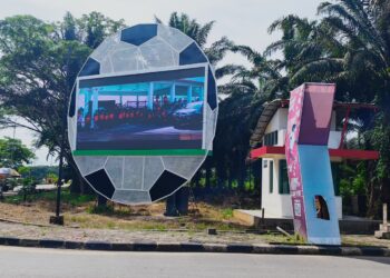"Videotron di kawasan Stadion Aji Imbut (atau Rondong Demang) kini menjadi media utama Dispora Kukar untuk sosialisasi program cepat dan menjangkau masyarakat luas."