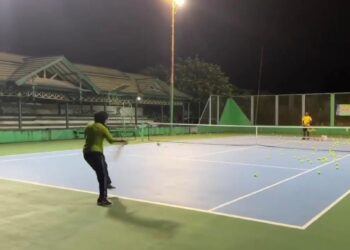 Lapangan tenis di Tenggarong yang menjadi pusat latihan atlet muda
