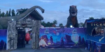 Lapangan Rondong Demang berfungsi sebagai arena olahraga sekaligus ruang publik yang produktif.